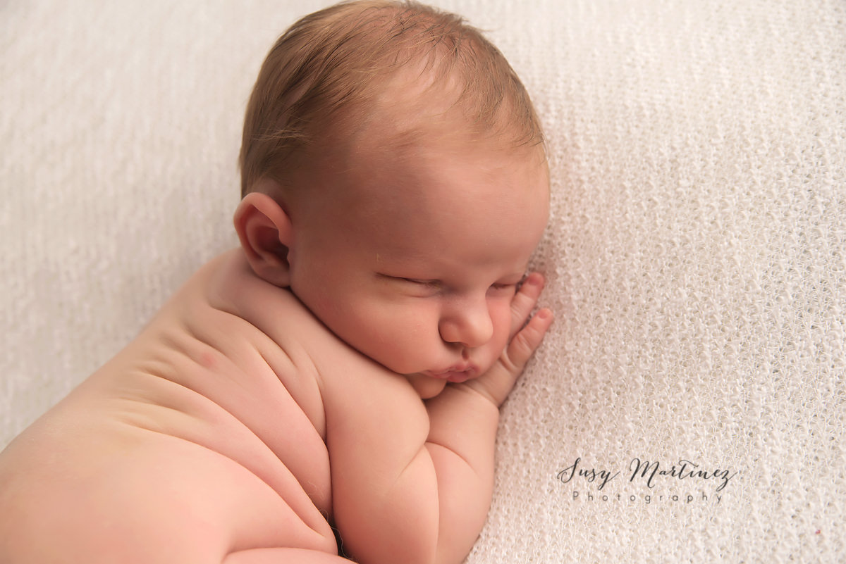 Holiday Newborn Photos | Henderson Baby Photographer