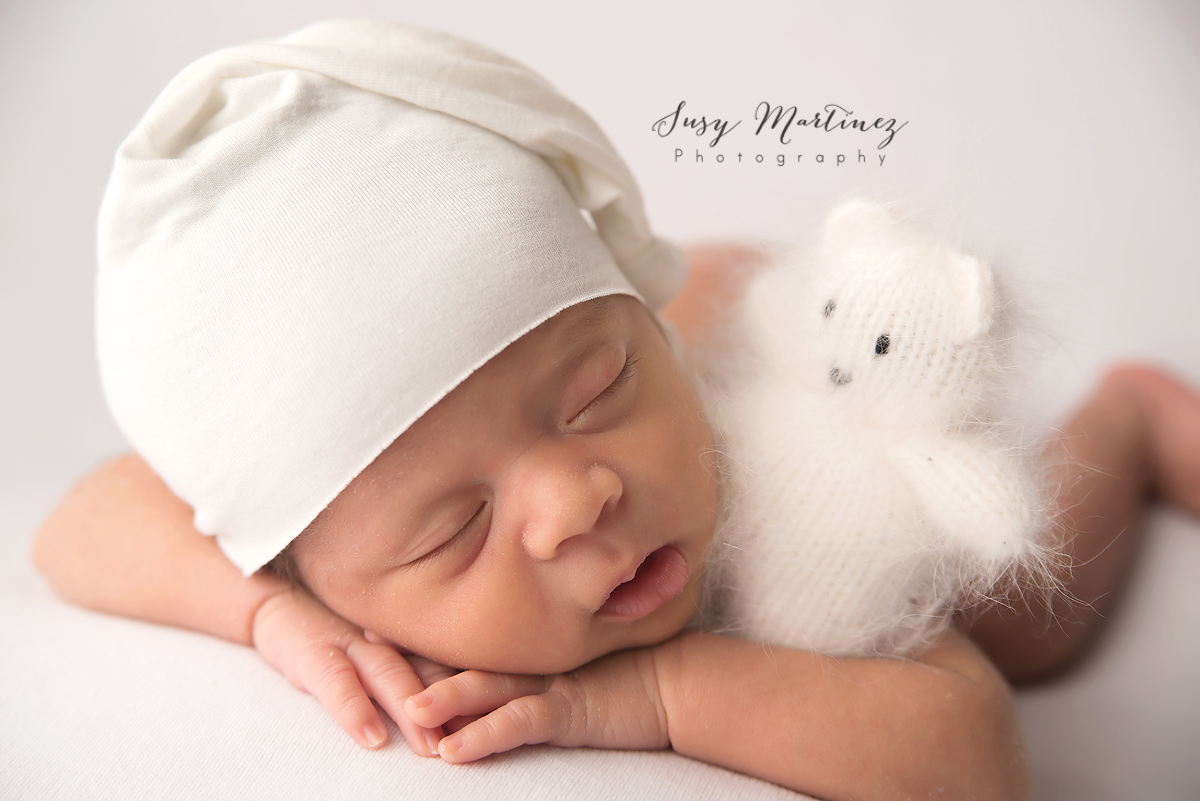 newborn portraits with Henderson NV newborn photographer Susy Martinez Photography