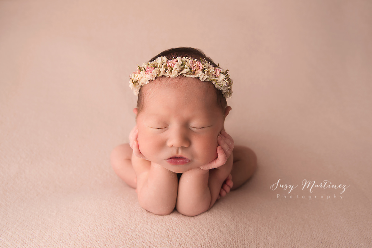 Nevada newborn photographer Susy Martinez Photography captures baby girl