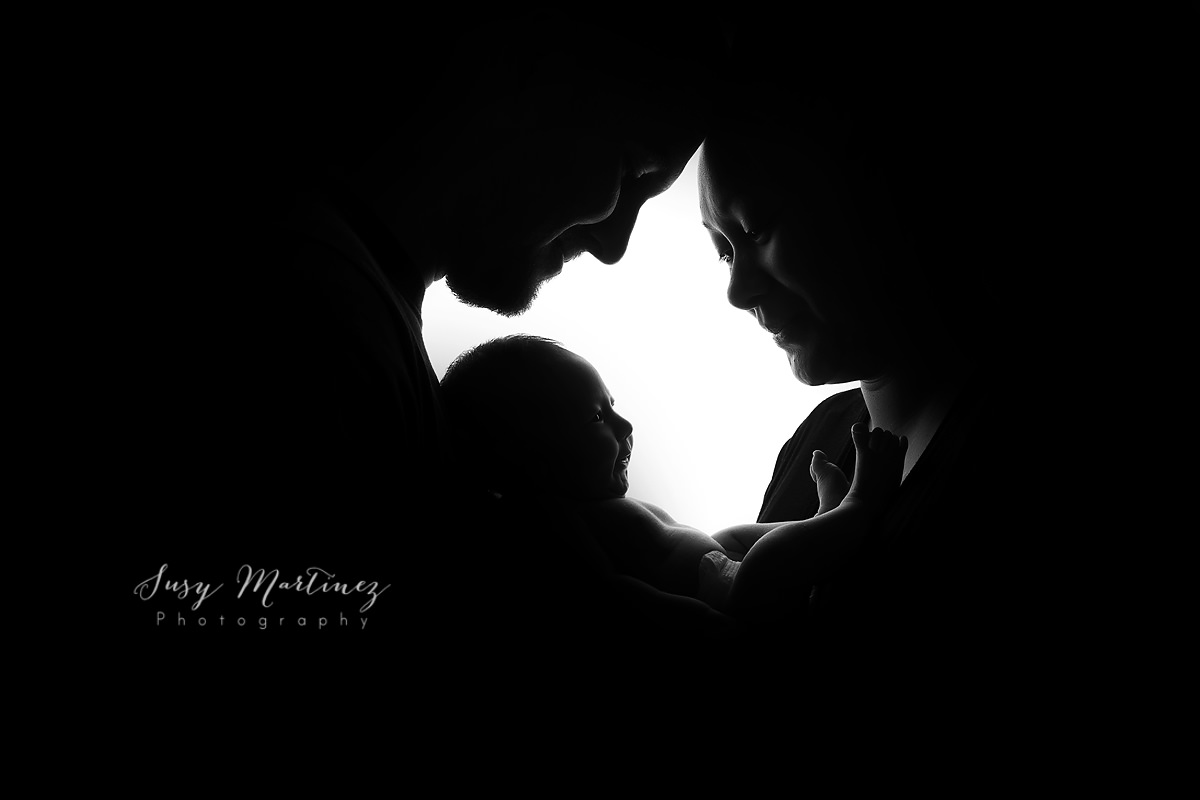 family silhoutte by Las Vegas newborn photographer Susy Martinez Photography