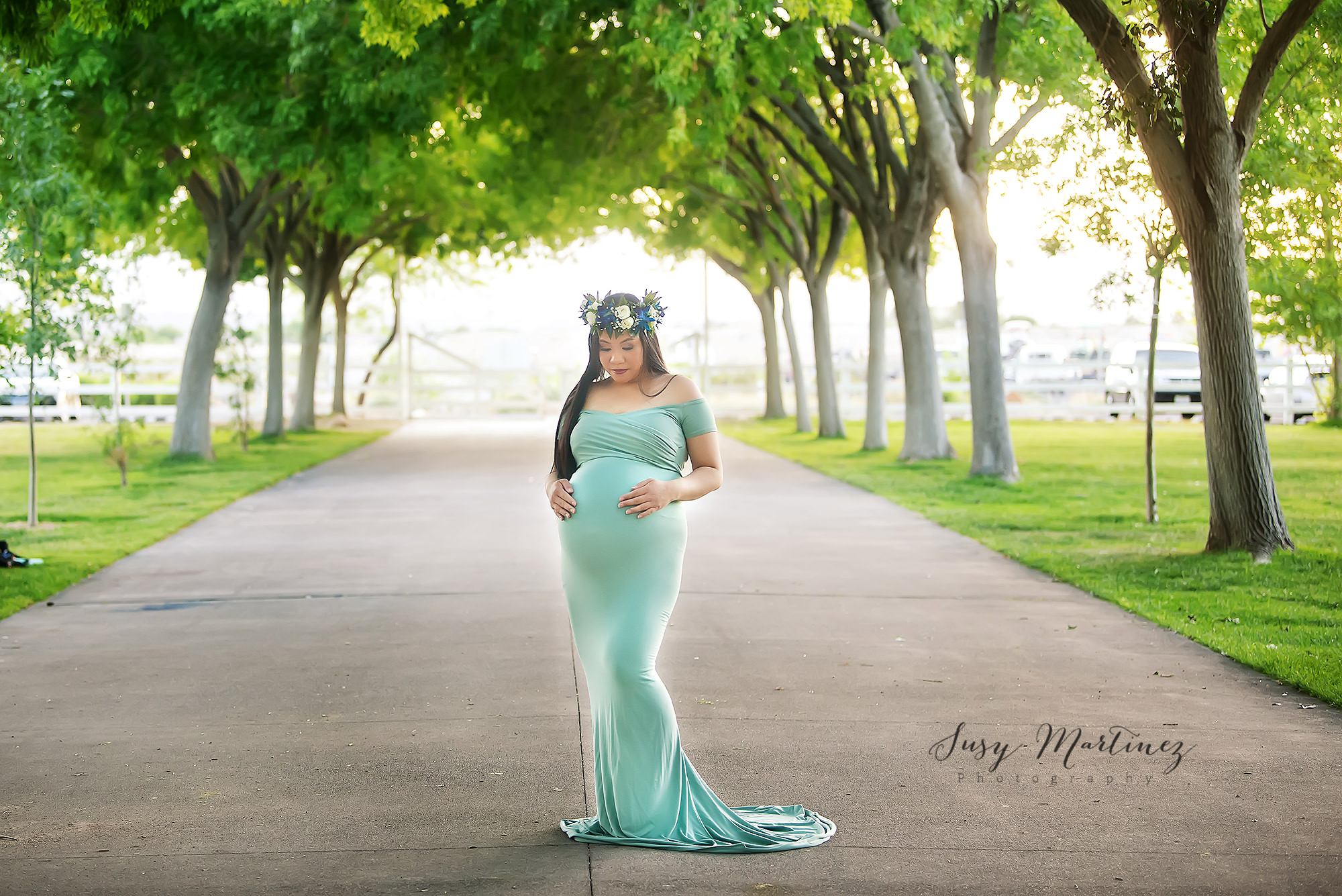 Nevada maternity session in Clark County Park photographed by Susy Martinez Photography