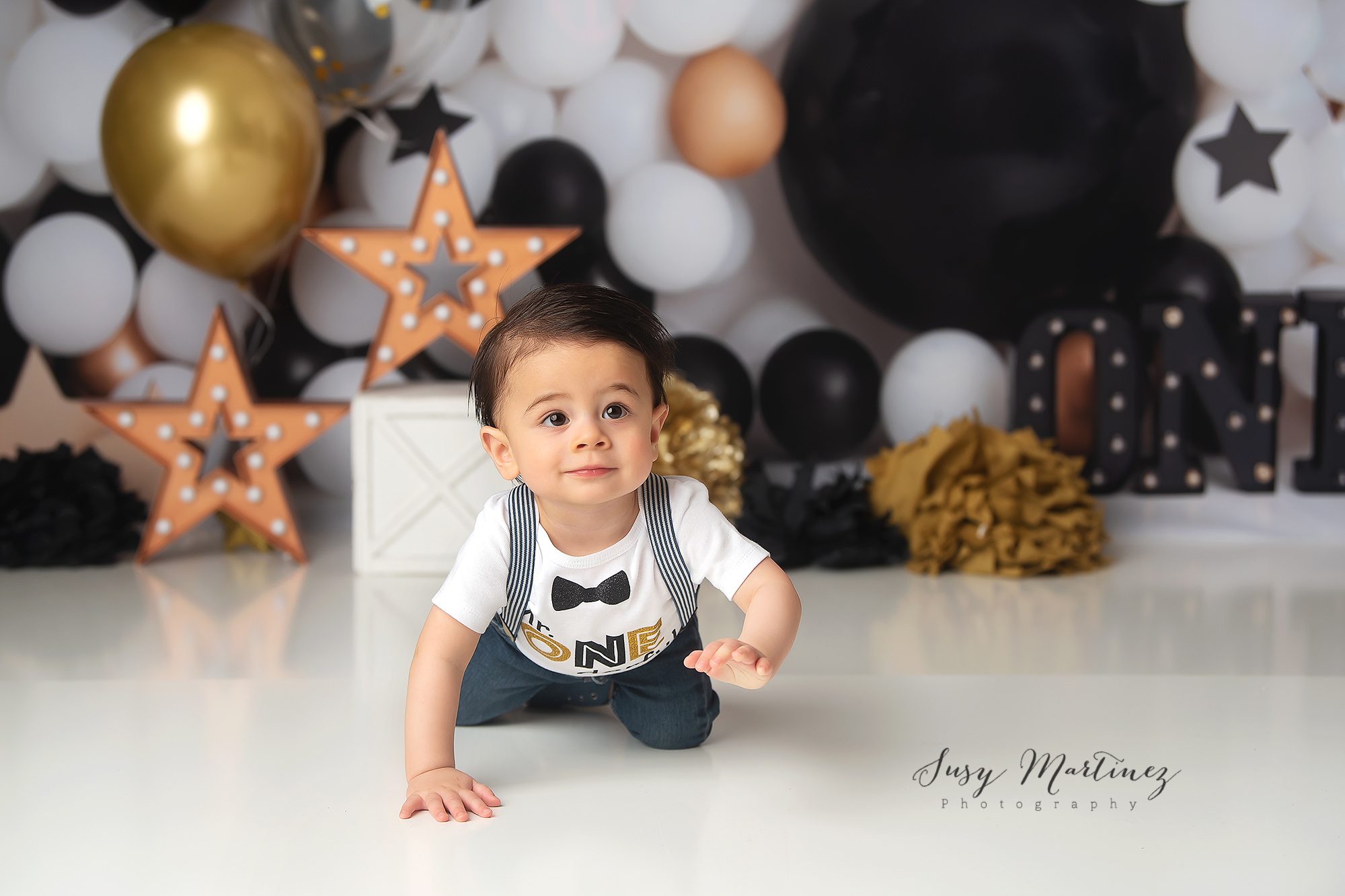 black, gold, and white cake smash inspiration for first birthday