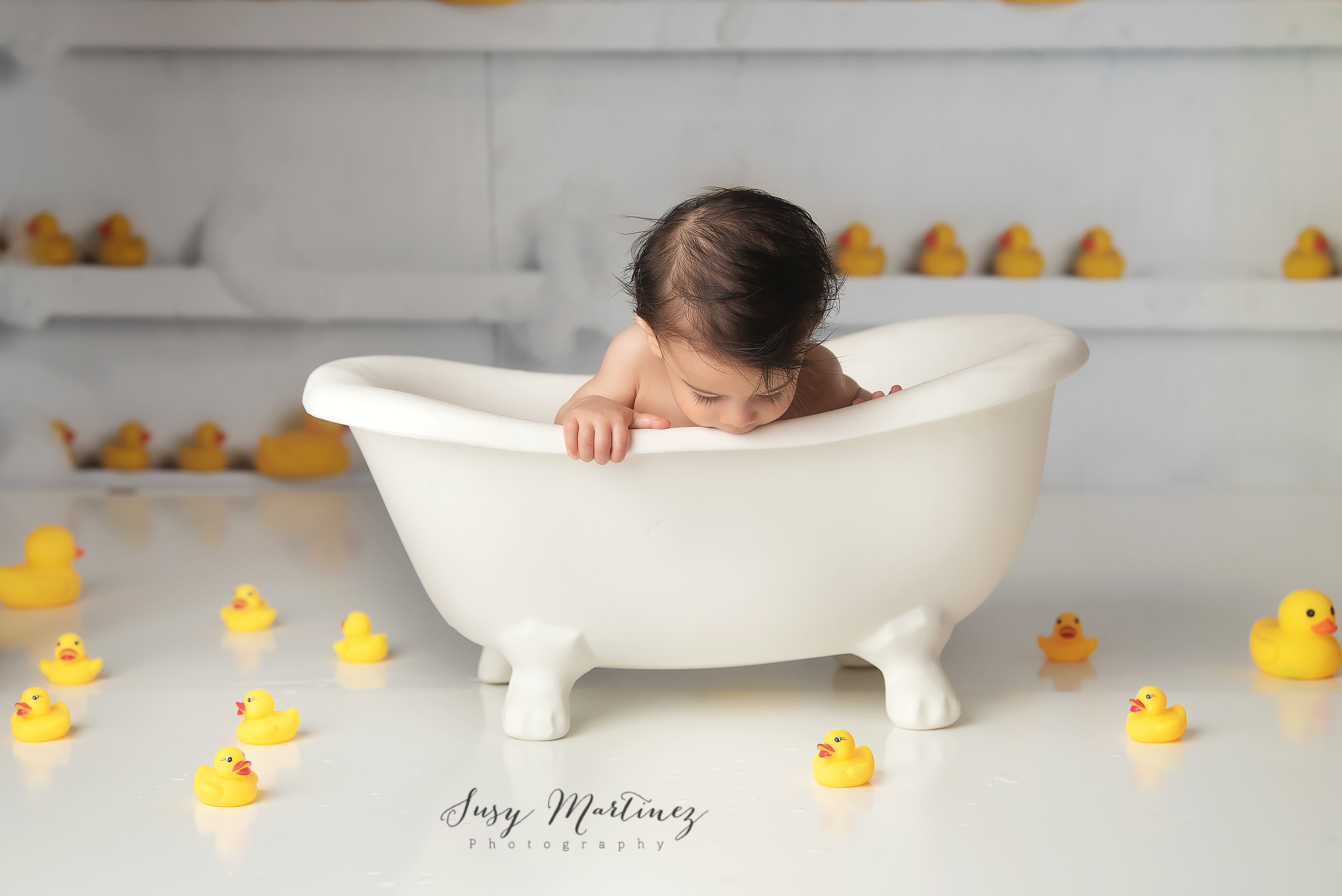 Susy Martinez Photography photographs tub time with ducks