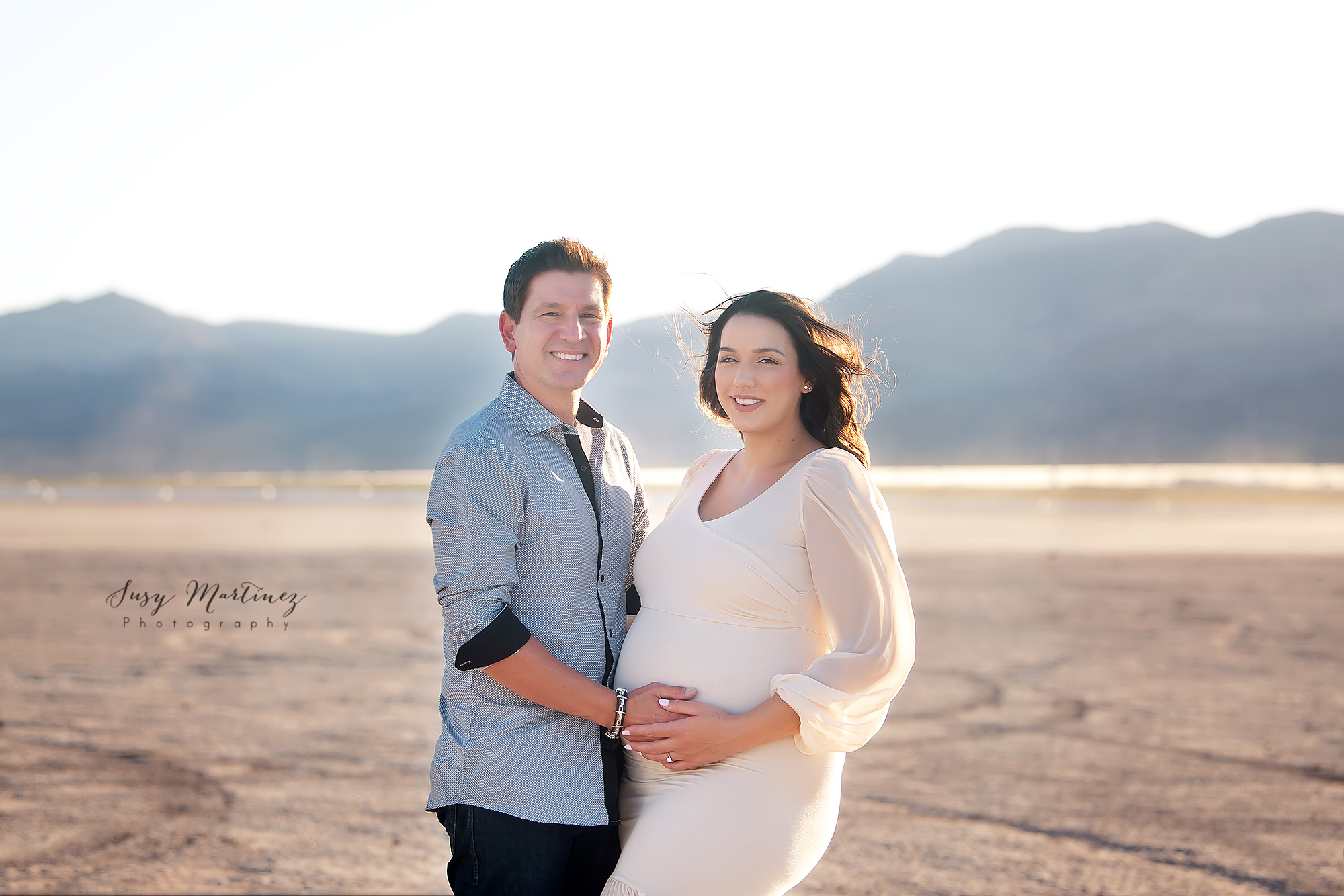 Dry Lake Bed maternity session 