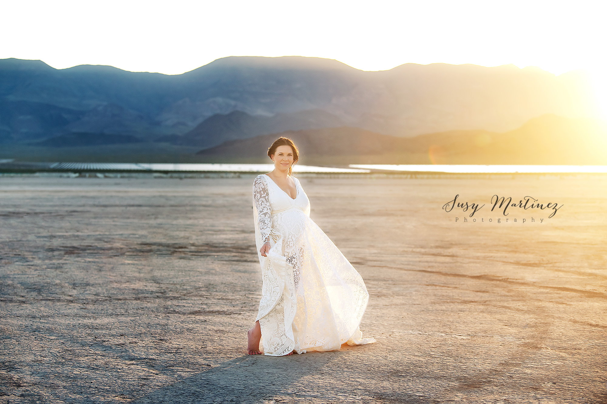 Las Vegas maternity portraits with lace sleeved gown