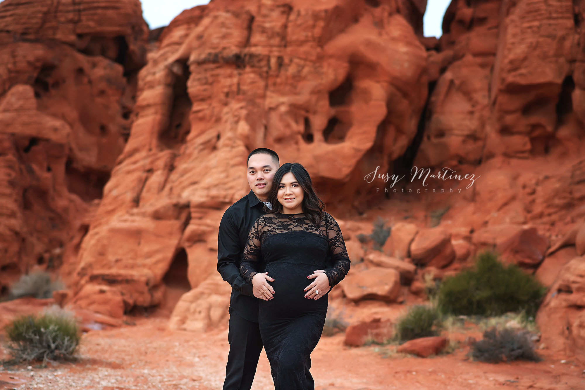 Las Vegas maternity session in red rocks of desert